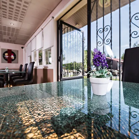 Noemys Valence Nord - Restaurant מלון Bourg-lès-Valence
